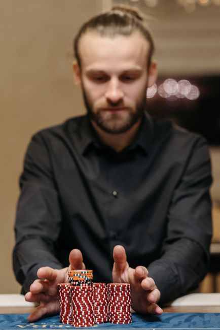 iGaming Uncovered: Casino, Betting, Slots & Poker in 2025