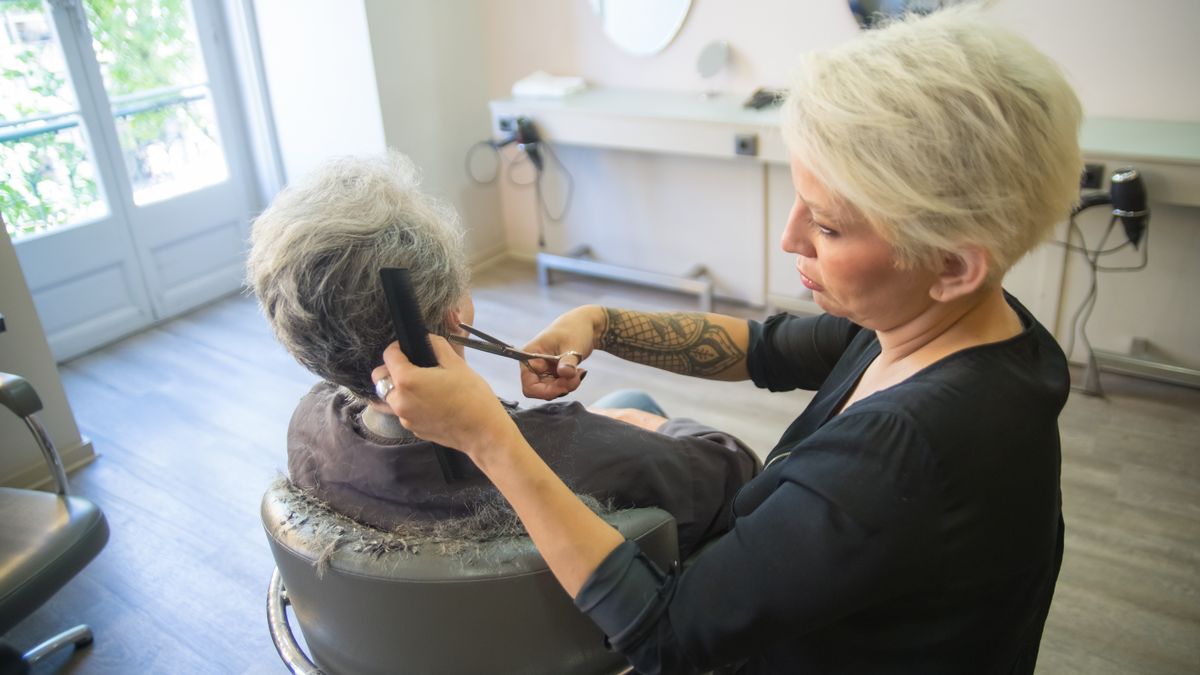 Caring for Sensitive Skin During Seasonal Changes